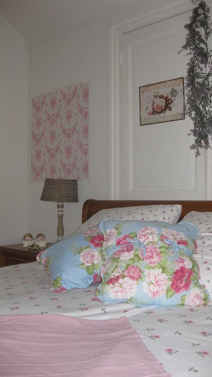 Domaine La Rose Bed and Breakfast Caylus Habitación foto